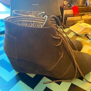 TOMS Desert Wedge Castlerock Grey Suede